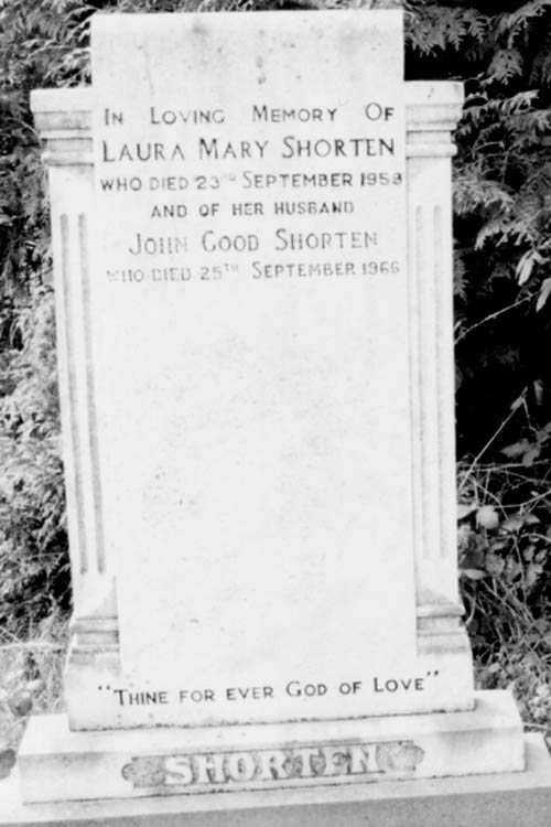 Shorten, Laura Mary and John Good.jpg 49.4K